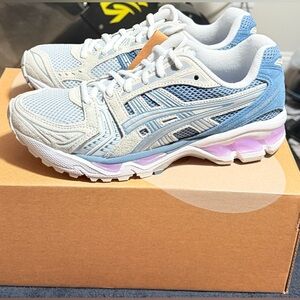 Women's ASICS Gel-Kayano 14 Running Shoes - Size 7 - NEW